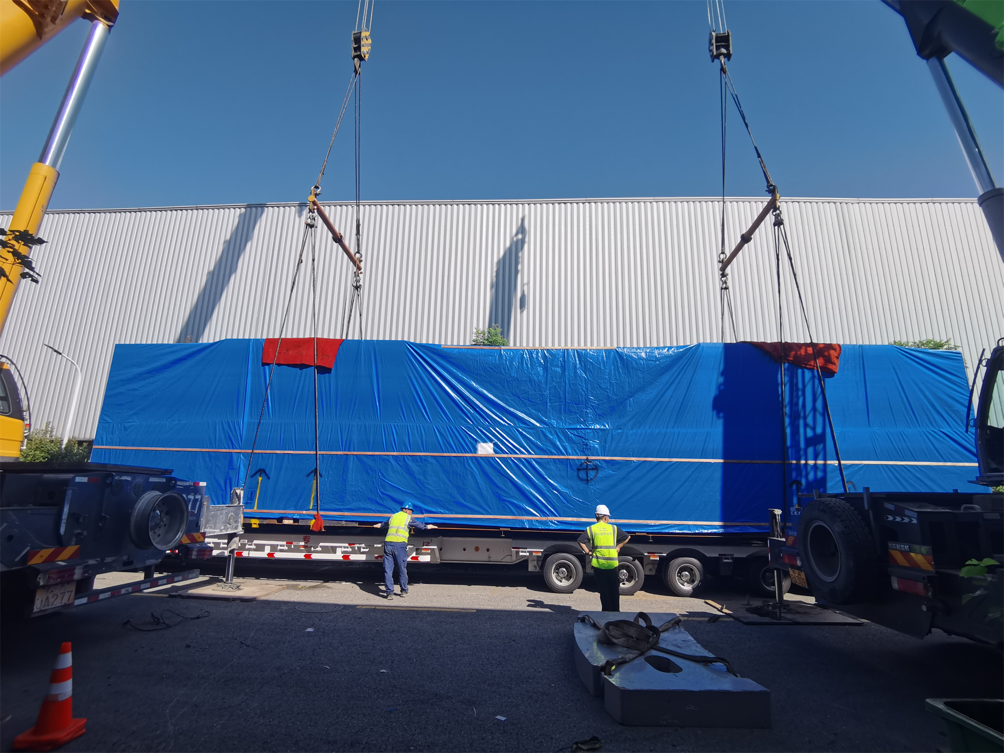 Fullcryo Neon-helium refining unit.jpg