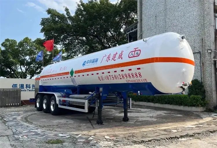 Cryogenic liquid argon transport semi-trailer with a volume of 22.5 cubic meters.png