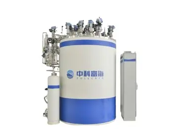 Helium liquefaction device with multi-stage heat exchangers